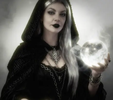 Rider Waite Major Arcana cards, full pack for sale here: https://bit.ly/30Y4uAc. Photo by Viva Luna Studios, Unsplash.